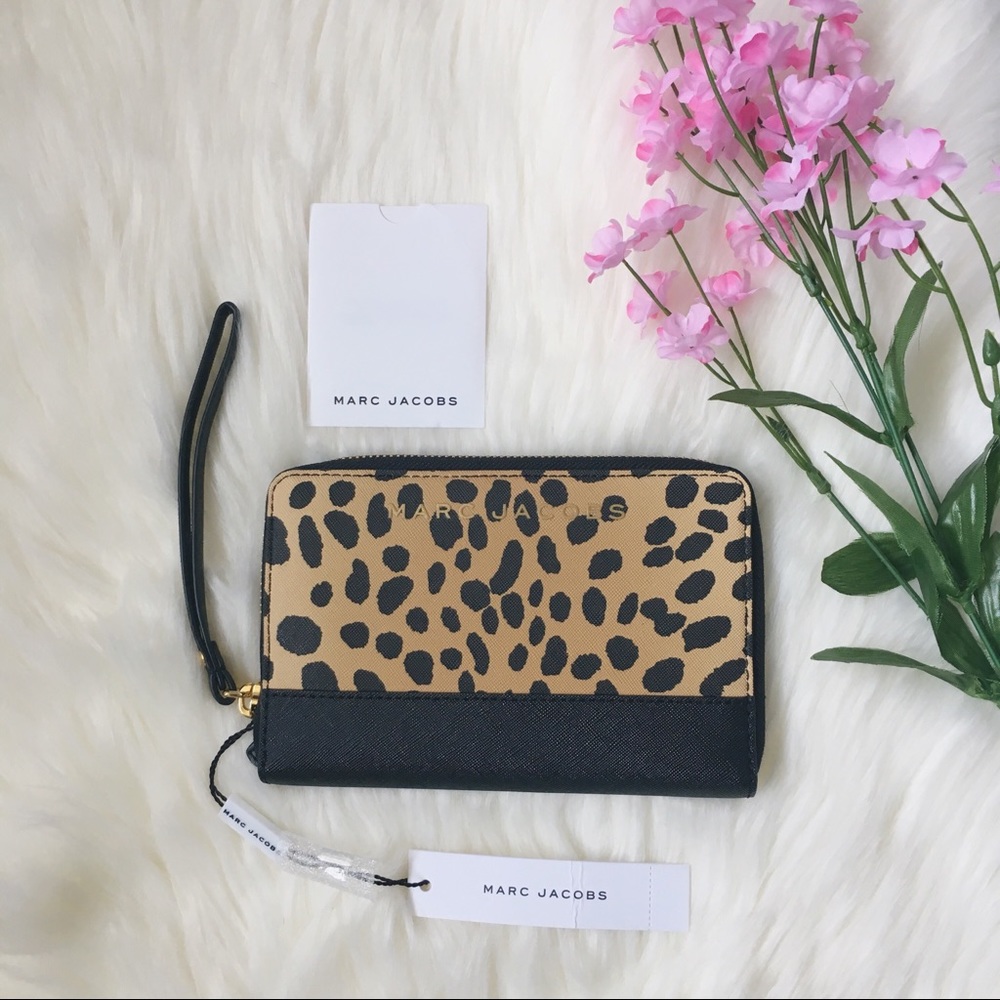 NWT 💰 Marc Jacobs Leopard Multi Wallet Wristlet